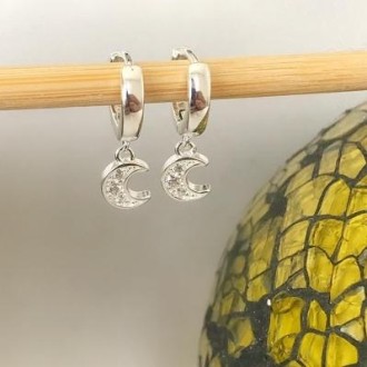 Detalhes do produto Brinco Argolinha com Lua Cravejada