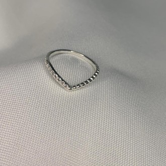 Detalhes do produto Anel Modelo V Metade Cravejado Metade Bolinha