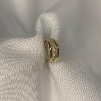 Detalhes do produto Anel 2 Linhas Lisas com Linha Cravejada no Meio