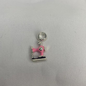 Detalhes do produto Pingente Maquina de Costura Rosa