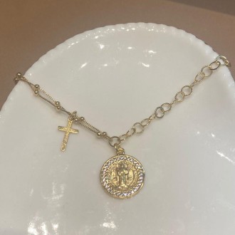 Detalhes do produto medalha São Bento com pequena cruz