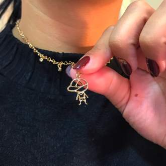 Detalhes do produto colar chock de coração com pingente menino e ponto de luz