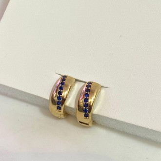 Detalhes do produto Brinco Argola click com Zirconias Azul