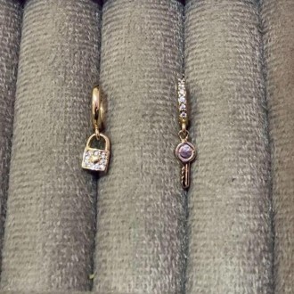 Detalhes do produto Brinco Argola Click Chave e Cadeado Cravejado