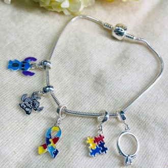 Detalhes do produto Berloque para Pandora Casal stitch