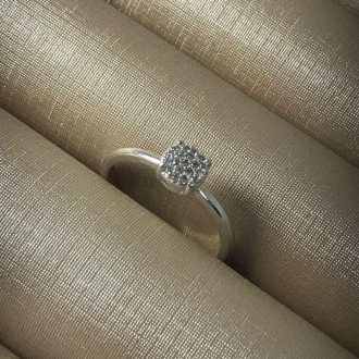 Detalhes do produto anel zircônias com quatro garras