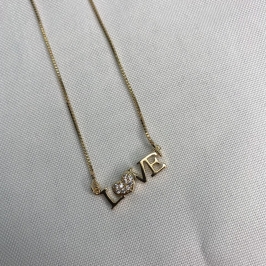 Colar Love com Coração Cravejado