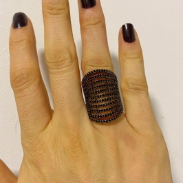 Anel 11 fileiras de zirconia negras