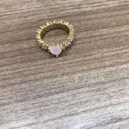 Aliança Cristal coraçao detalhes pedrinha rosinha