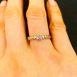 Solitário base cravejado