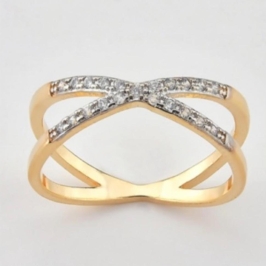 Anel trançado na frente cravejado