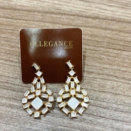 Brinco cristal gota quadradinhos rosinha