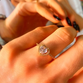 Anel coraçao cristal cravejado na volta