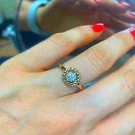 Anel florzinha cravejada