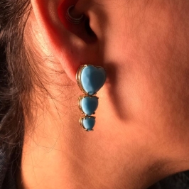 brinco longo 3 corações