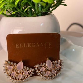 Brinco leque cravejado rosa claro