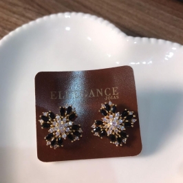 brinco flor cristal preto