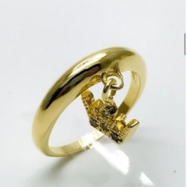 anel liso com pingente coroa
