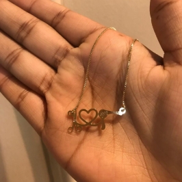 colar cabeleira, tesoura e secador