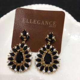 brinco cristal preto com pedra central