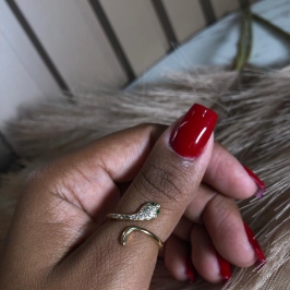 Anel cobra cravejado