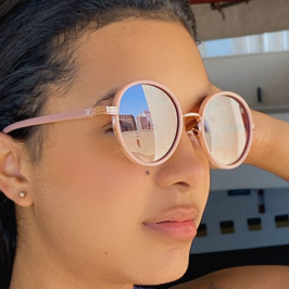 Óculos Redondo Rosa Vintage detalhes rose