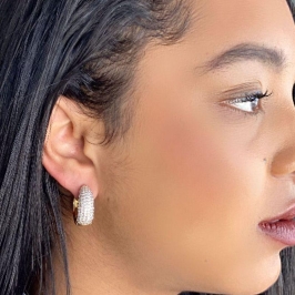 Brinco Argola Click Oval cravejado 6 Fileiras