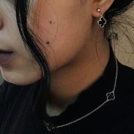 Brinco Virginia Trevo Preto