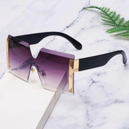 Oculos Lente Roxo Sem Armação Com Detalhes Laterais