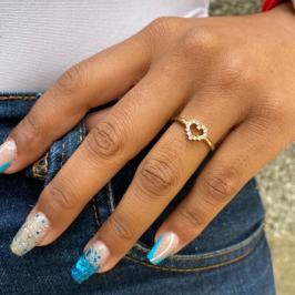 Anel coração cravejado e vazado