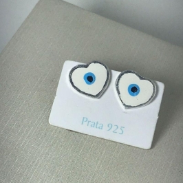 brinco de coração olho grego