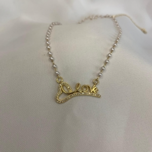 Colar Perolas com Pingente Love Cravejado