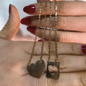 Escapulário elo cartier Plaquinhas Coração