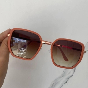Oculos Quadrado Laranja Detalhes Rose