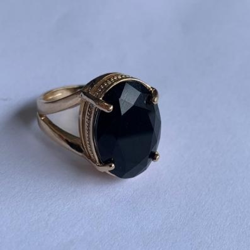 Anel Cravejado com Pedra Natural Preto