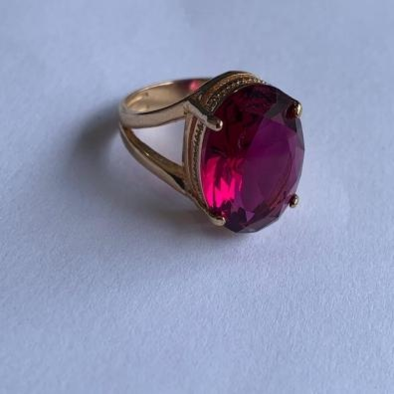 Anel Cravejado com Pedra Natural Rosa Escuro