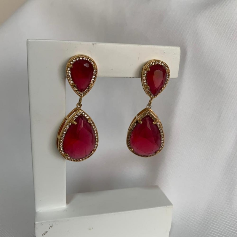 Brinco 2 Pedras Cravejadas Vermelho