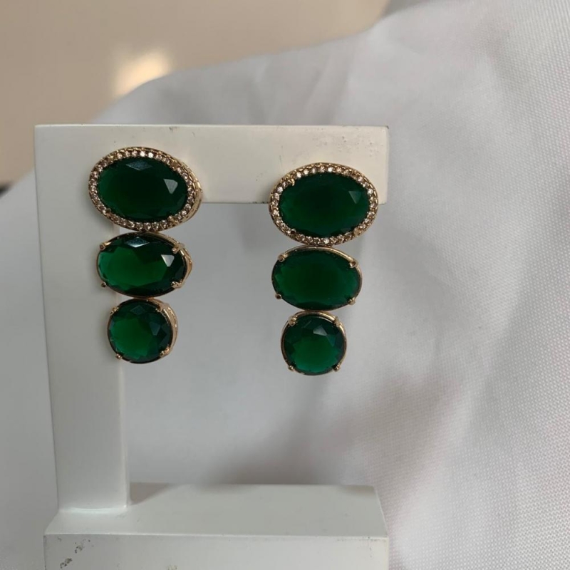 Brinco Cravejado 3 Pedras Verde Escuro