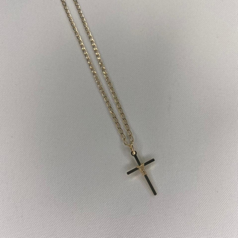 Colar Masculino com Pingente de Cruz