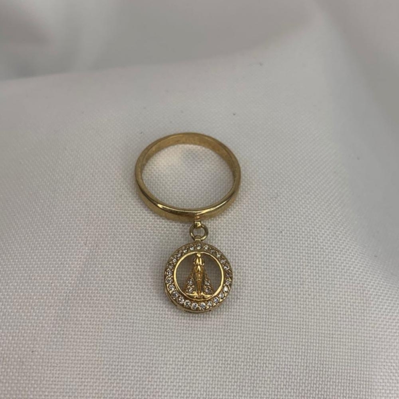 Anel Liso com Pingente Nossa Senhora Cravejado