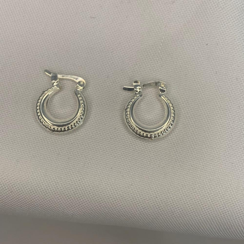 Brinco Argola Click com Bolinhas
