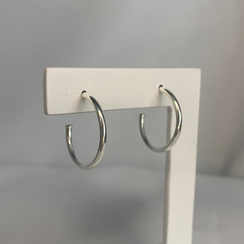 Brinco Argola Média Lisa Tubo Redondo