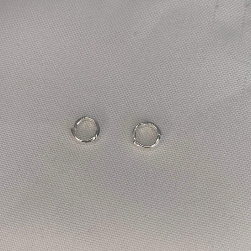 Brinco Argola Pequena Click Lisa