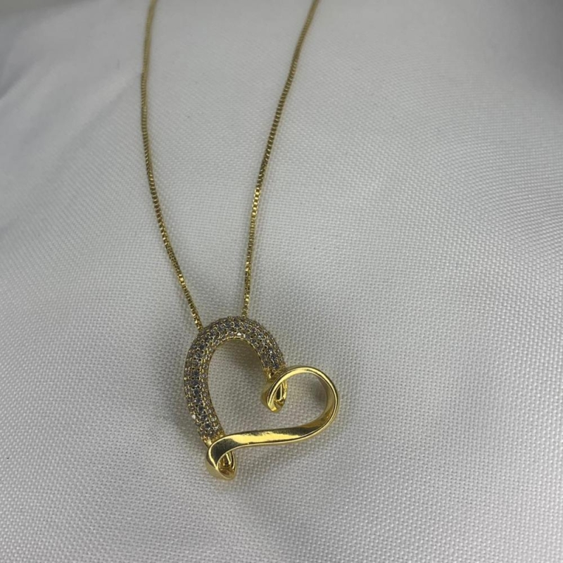 Colar Coração Metade Cravejado