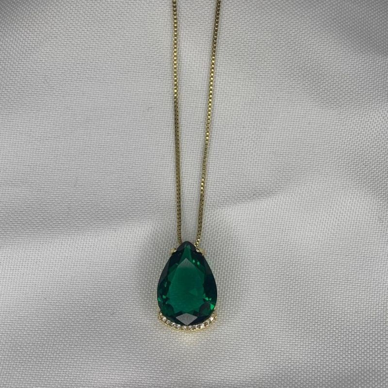 Colar Zircônia Cravejado de Triangulo Verde