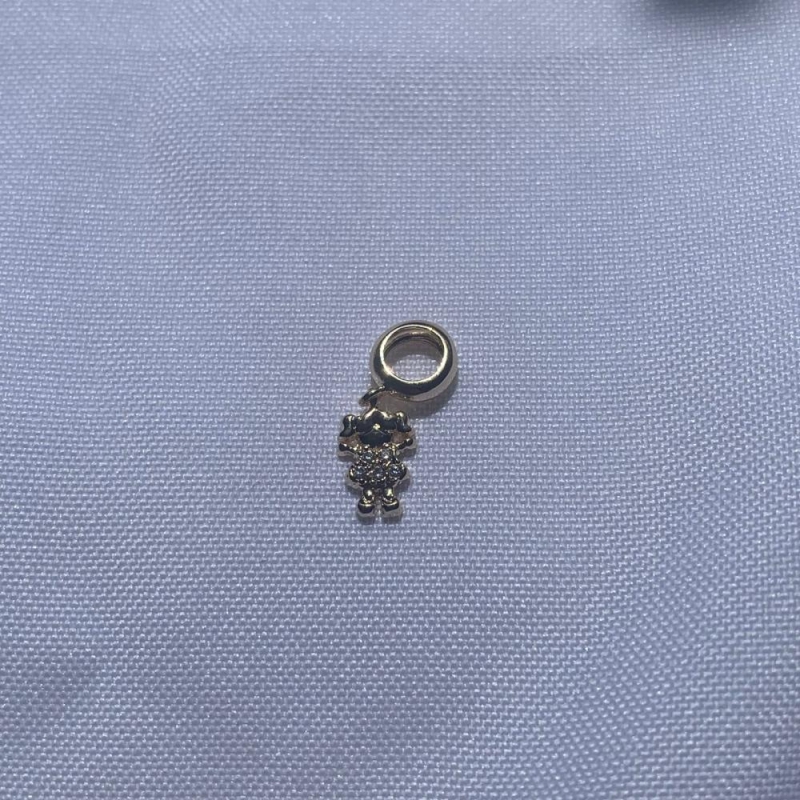 Pingente Menina Cravejada para Pulseira Réplica Pandora