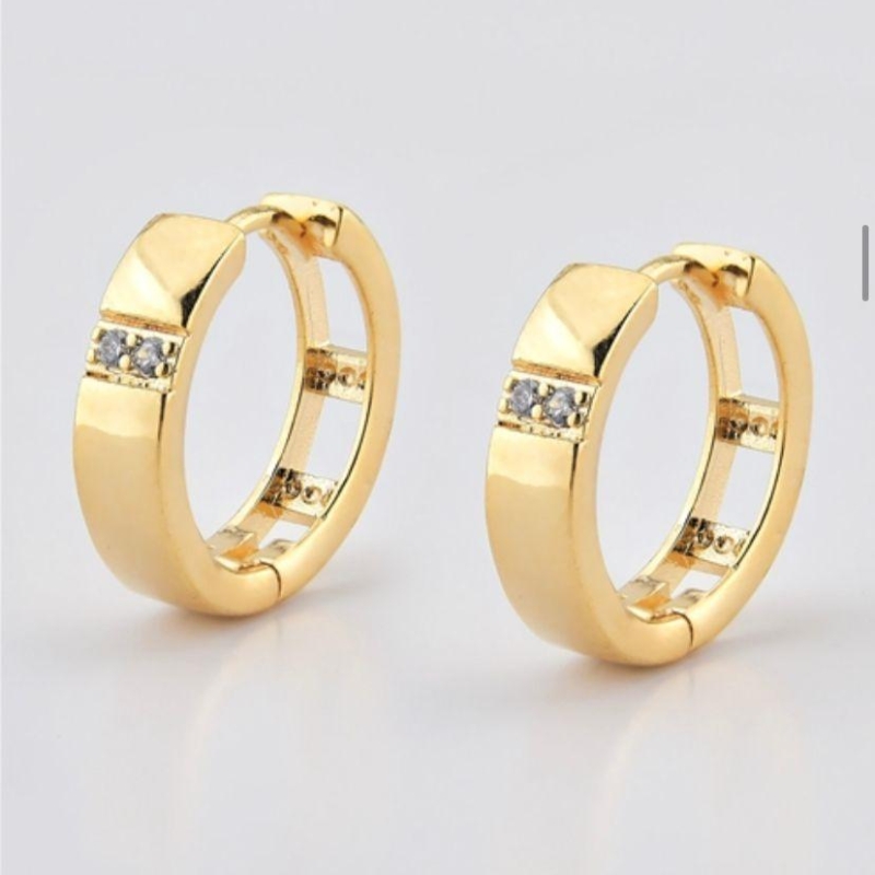 Argola click com 2 pontos de zirconia