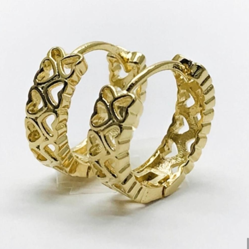 Argola click coraçoes vazado