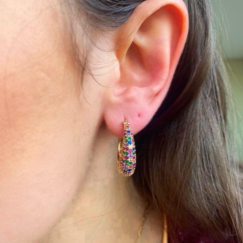 Brinco argola click cravejada coloridos