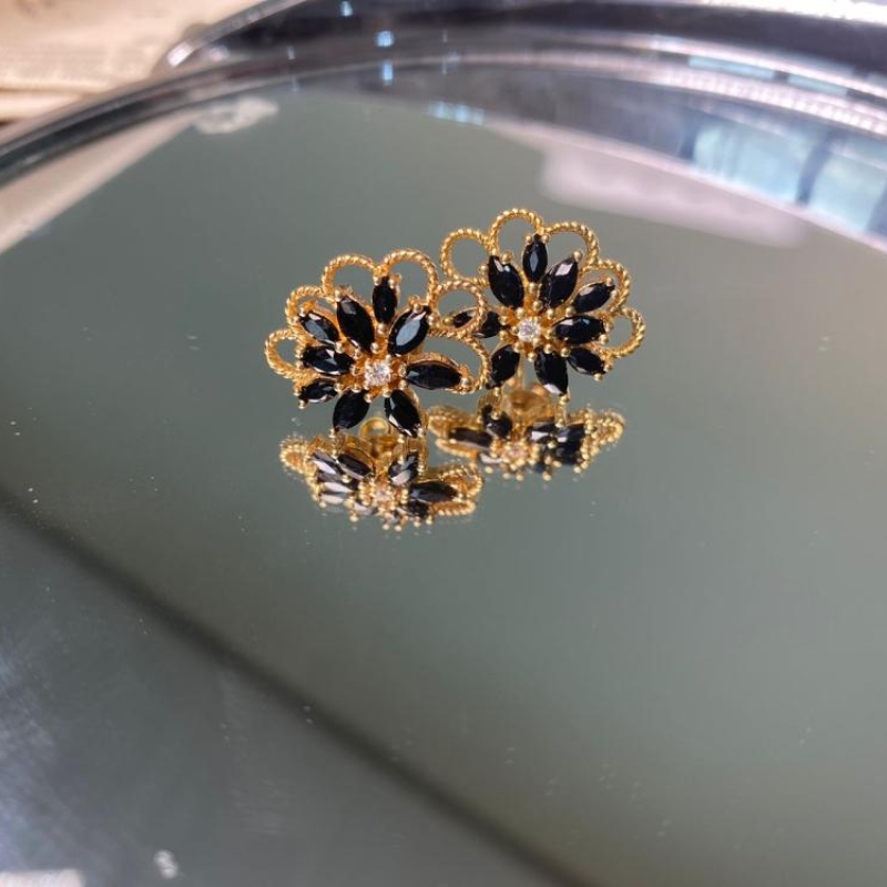 Brinco cristal flor preta
